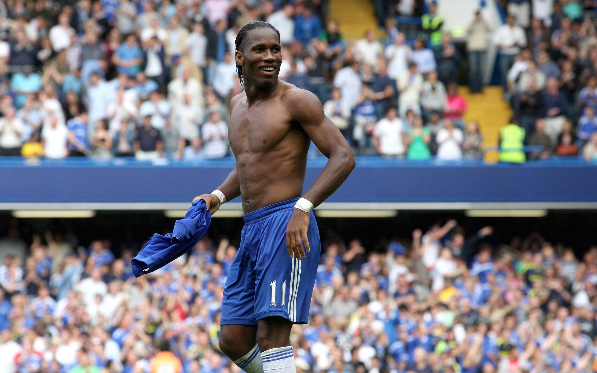 关键比赛时刻，球队士气高涨表现出色，鼓励球队士气的短文